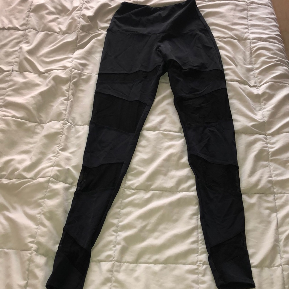 XS Onzie Leggings